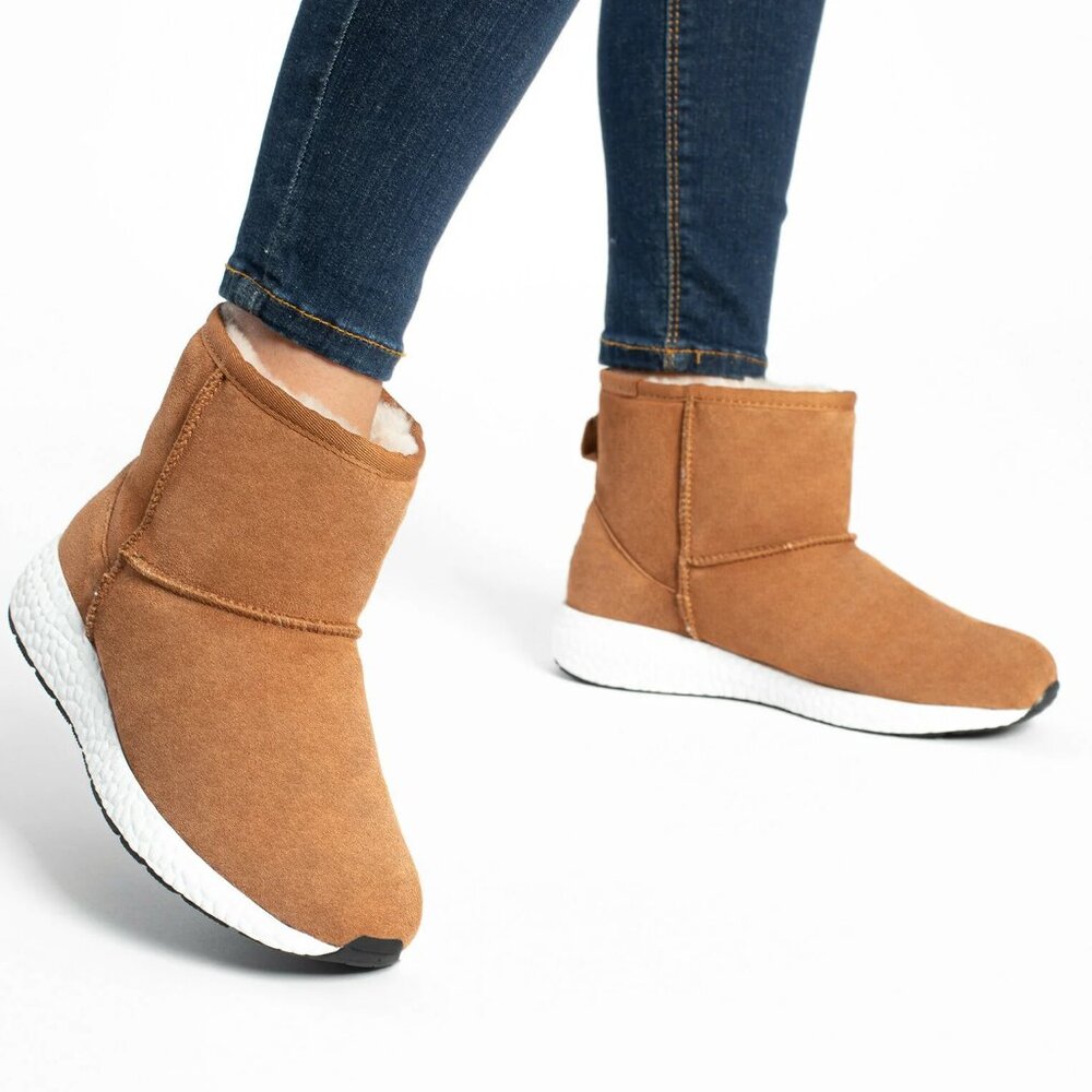 GOOCE Patty GENUINE SHEEPSKIN Boots Suede chestnut NEW in box